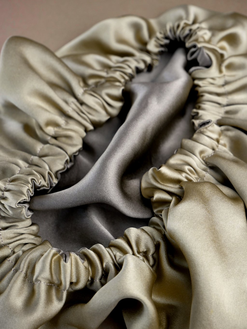 Double Layer Seiden-Schlafhaube aus Ahimsa Seide – wendbar, 16 Momme | SILKZzz