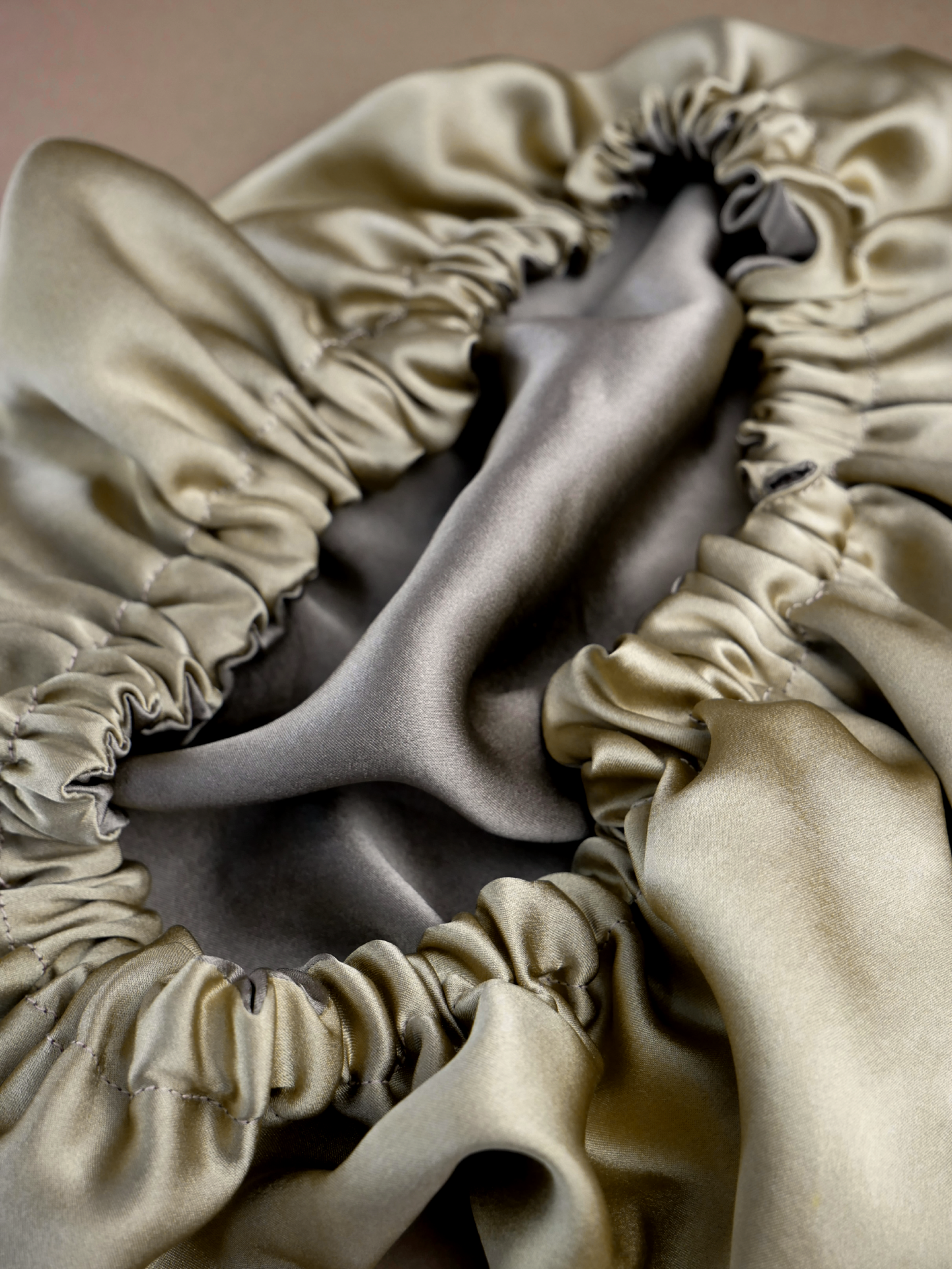 Double Layer Seiden-Schlafhaube aus Ahimsa Seide – wendbar, 16 Momme | SILKZzz