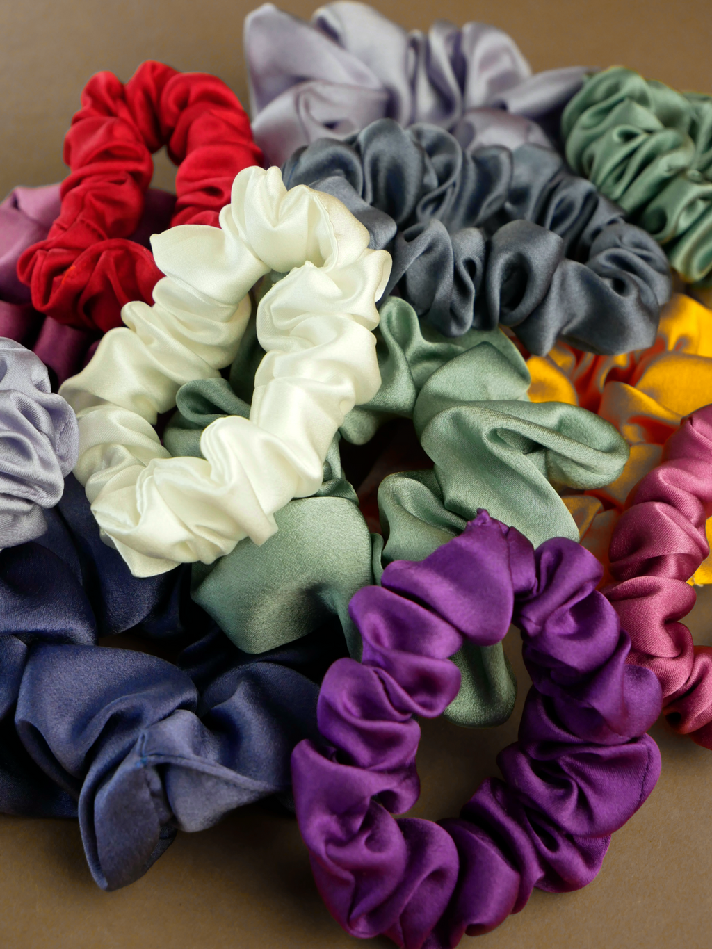 Seiden-Scrunchie aus Ahimsa Seide – 21 Momme, haarschonend & sanft | SILKZzz