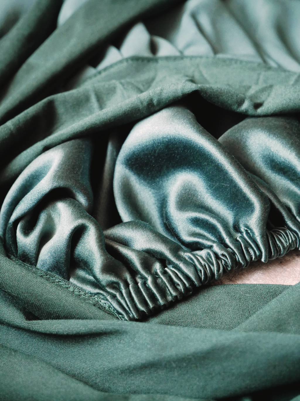 One Layer Seiden-Schlafhaube mit Band aus Ahimsa Seide – 21/40 Momme | SILKZzz